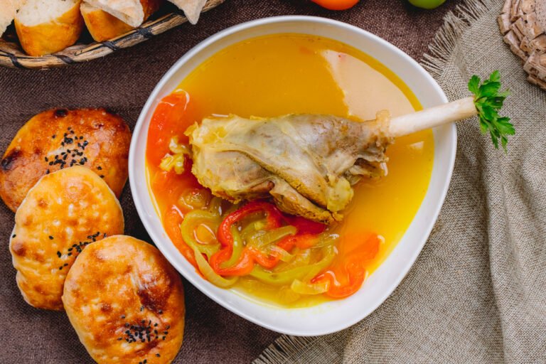 Como Fazer Sopa de Frango para Alguém Doente 1 sopa de frango